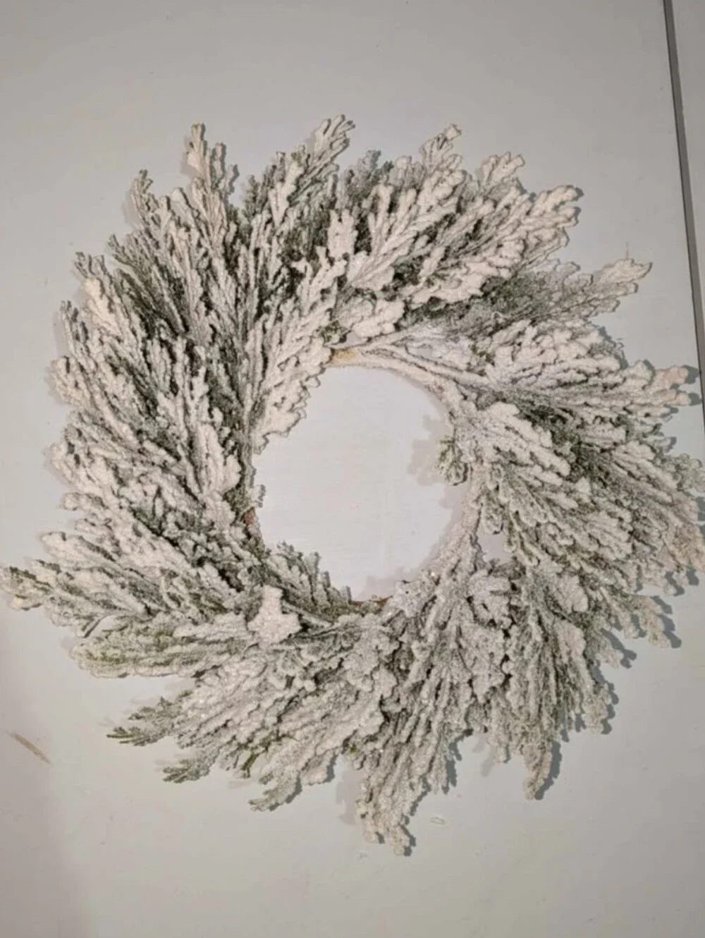 Artificial Frosted White Wreath 11